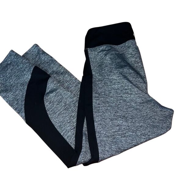 Women’s forever 21 leggings size, medium, black, and gray - Picture 2 of 4